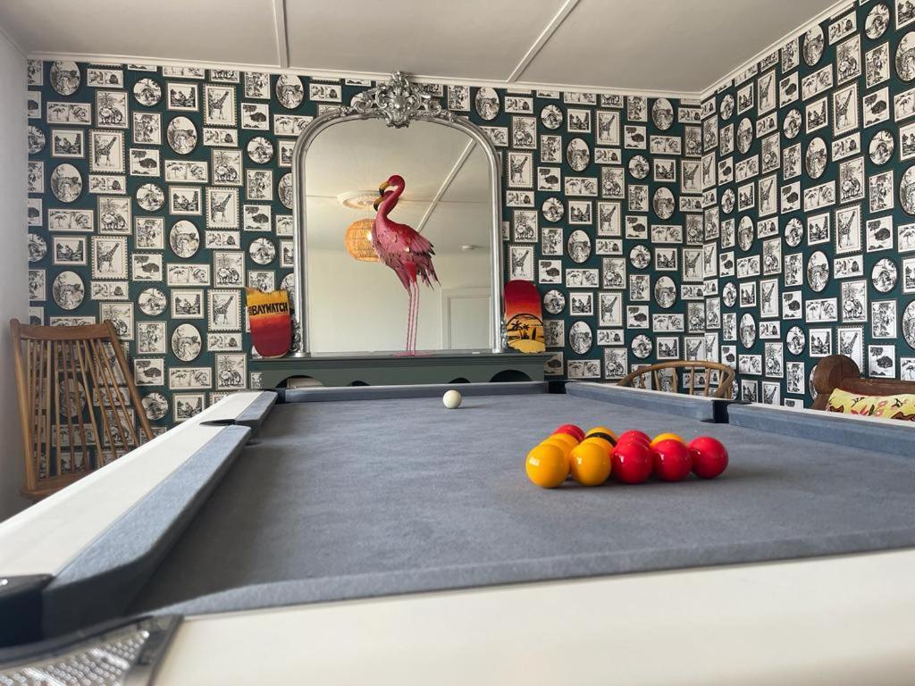 Baywatch Mawgan Porth Spacious Home Sleeps 9, Games Room, Parking & Garden エクステリア 写真